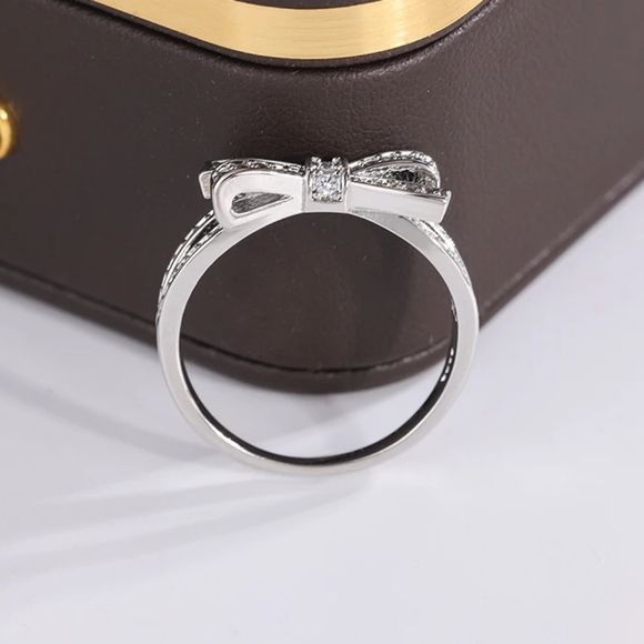 Sterling silver diamond bow ring - Picture 3 of 4